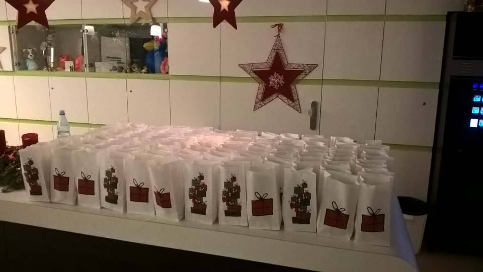 Geschenke beim Winterkino im Panoramabad